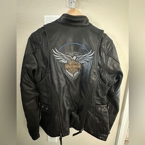 LIKE NEW Women’s Harley Davidson leather jacket Large
